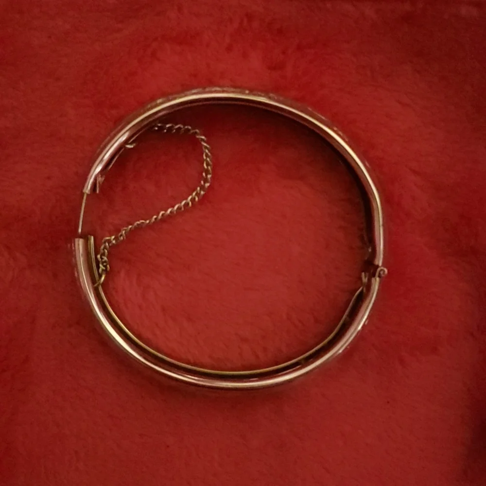 .925 Sterling Silver Bracelet with Floral Vine Engraving Details - Picture 8 of 17